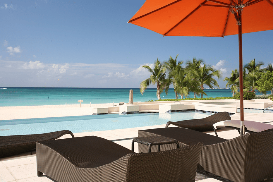 View over swimming pool to Seven Mile Beach