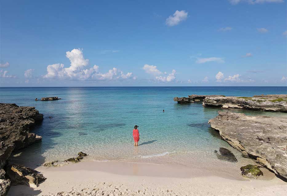 Smith Baracadere, Grand Cayman