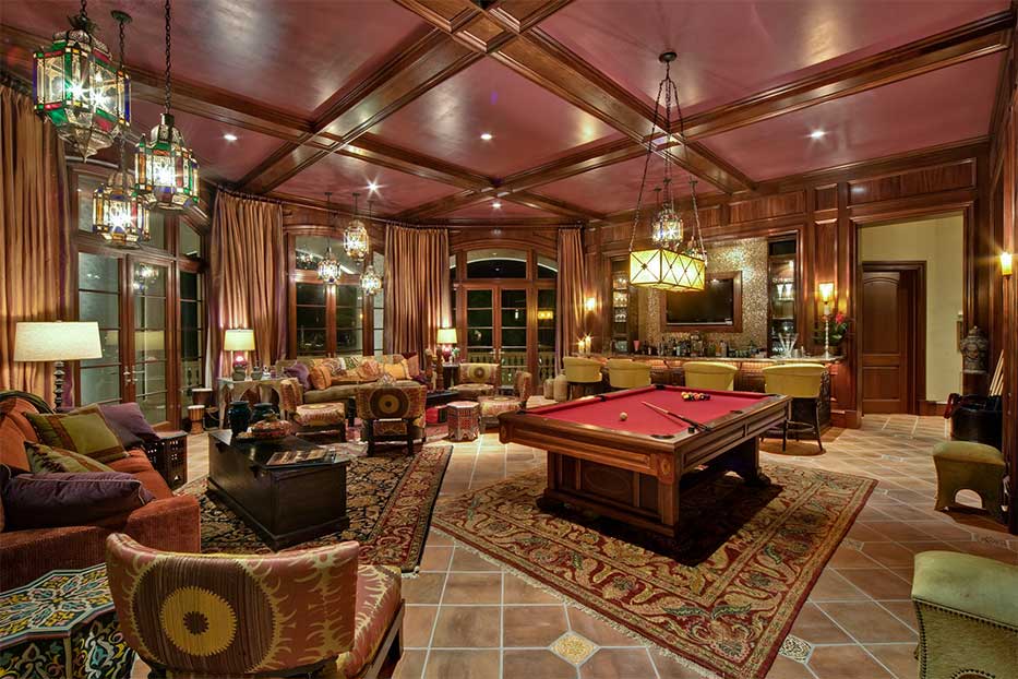 Castillo Caribe's billiards room and Moroccan-themed bar