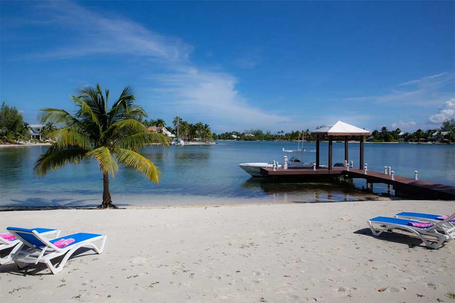 Compound Kai on Finger Cay Road in Grand Cayman’s beautiful Cayman Kai